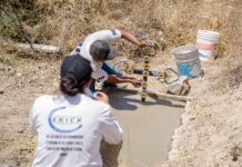 Colocan lápida para honrar a conductor de InDrive asesinado en Tijuana.