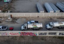 Detectaron 60 mil litros de huachicol en la carretera libre Tijuana-Tecate.