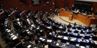 Senado aprueba jornada de 40 horas, pero oposición critica que no garantiza dos días de descanso.