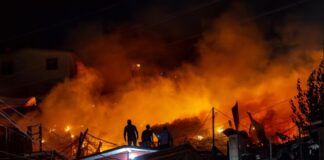 Incendio consumió ocho casas en la colonia Reforma de Tijuana.