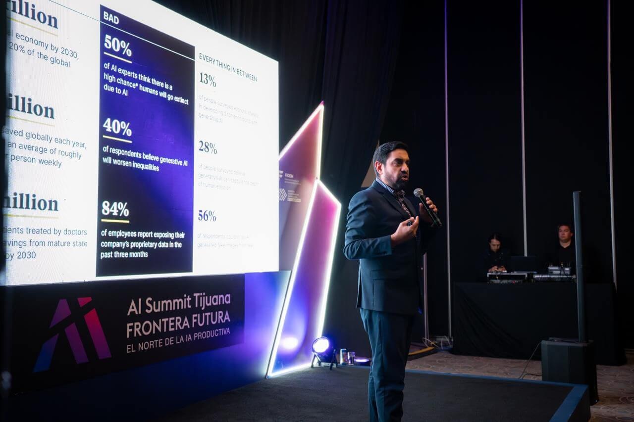 Ismael Plascencia, coordinador del Observatorio Social de Baja California en el AI Summit Tijuana