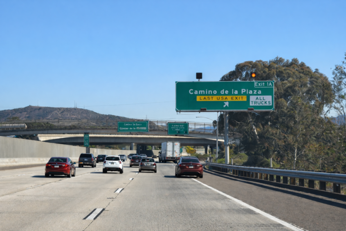 Freeway 5 Camino de la Plaza