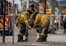 Estallaron alcantarillas con cableado eléctrico en la Zona Centro de Tijuana.