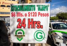 Decenas perdieron sus autos en estacionamiento de Tijuana.