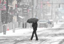 Declaran emergencia en diez estados de EUA por tormenta invernal.