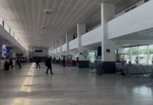 Reportan retrasos en central camionera por violencia en carreteras de México.