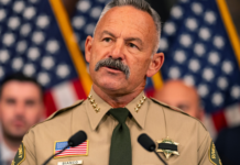 Sheriff de California confiscó más de medio millón de papeletas por presunto fraude electoral.