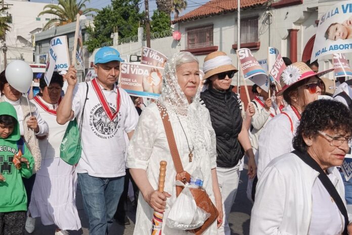 Marcha por la vida y por la paz .