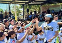 Fernando Tatis Jr. inaugura campos en Tijuana y desata emoción entre niños y fans.