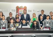 Niños tomaron el mando en los Ayuntamientos de Tijuana y Rosarito.