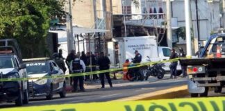 Ocho muertos en ataque armado a bar irregular en Morelos.