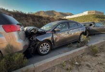 Carambola en bulevar 2000 dejó dos menores y una mujer lesionados.