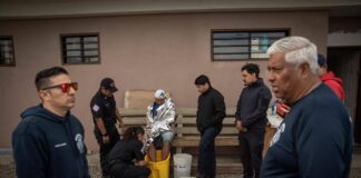 Aumentan las picaduras de mantarraya en Playas de Tijuana. Hombre atendido por piquete de mantarraya en Tijuana