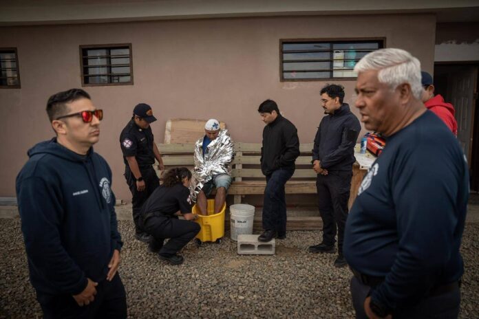 Hombre atendido por piquete de mantarraya en Tijuana