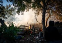Incendio en colonia Xochimilco Solidaridad de Tijuana afecta corrales, vivienda y yonke.