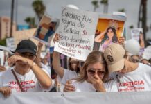 Marcharon en Ensenada para exigir justicia por el feminicidio de Carolina.
