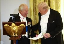 Rey Carlos III y Donald Trump protagonizan duelo de ironía histórica en la Casa Blanca.