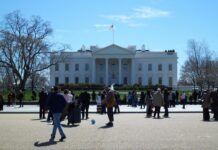 Impulsan construcción de búnker y hospital presidencial en la Casa Blanca.