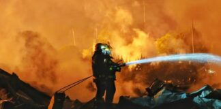 Explosión en fábrica de pirotecnia de China dejó 26 muertos.