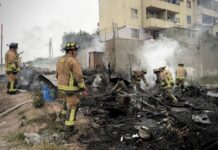 Incendio destruye vivienda en Urbi Villas del Prado y deja un hombre gravemente herido.
