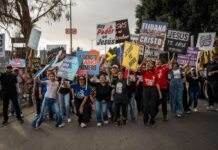 Comunidades cristianas marchan por la paz y fe en Tijuana.