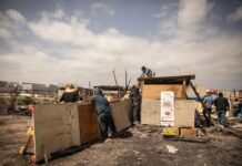 Familias del Cañón del Padre intentan reconstruir tras incendio que arrasó 40 casas.