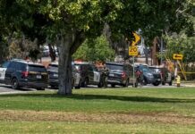 Ataque armado afuera de centro islámico en San Diego dejó tres muertos.