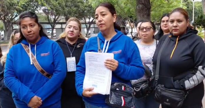 Alba Roja protesta escuela