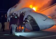 Conductores rescataron a pasajeros de avión que se estrelló en Laredo Texas.