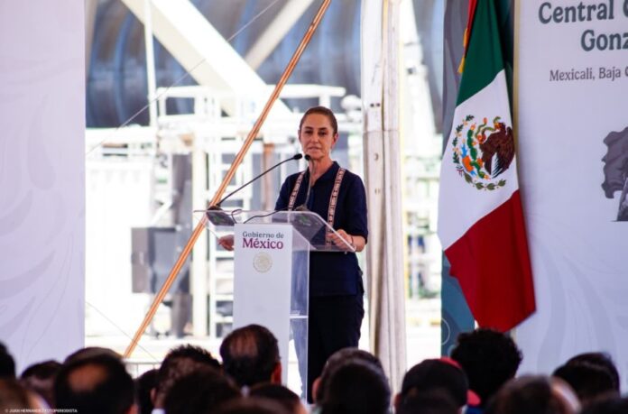 Claudia Sheinbaum CFE Mexical i .