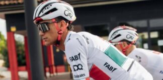 El ciclista mexicano Isaac del Toro escala posiciones en Francia.