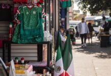 Comerciantes de Tijuana esperan aumento de ventas durante el mundial.