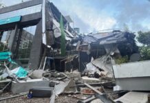 Fuerte terremoto de magnitud 7.1 sacudió a Venezuela.