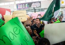 Regresó Ismael Burgueño a Tijuana tras su registro a la gubernatura en Morena.