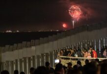 Familias celebran el 4 de Julio desde Playas de Tijuana.