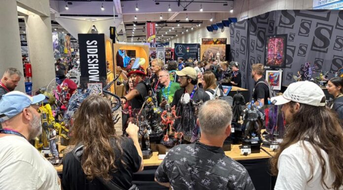 Comic Con .
