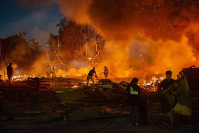 Incendio tarimera Tijuana .
