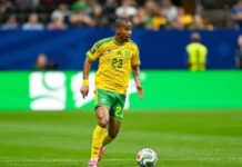Fallece en Sudáfrica el joven futbolista mundialista Jayden Adams.
