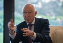 Ken Salazar insiste en negar participación de EU en captura de «El Mayo».