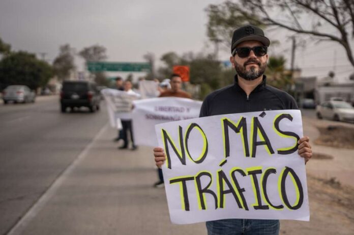 Manifestación Otay Viaducto Elevado .