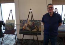 Exhibición de arte recauda fondos para brindar asistencia legal gratuita a niños inmigrantes en San Diego.