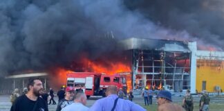 Ucrania responde con ataques a refinería y centro logístico en Rusia tras doble ataque a centro comercial en Kryvyi Rih.