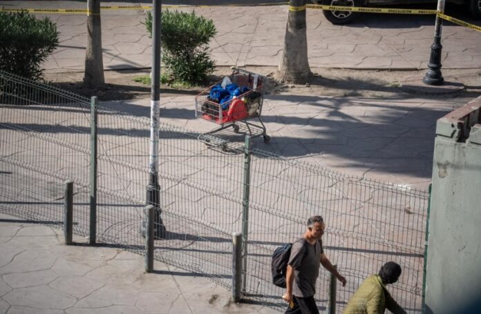 Cuerpo en carrito de súper