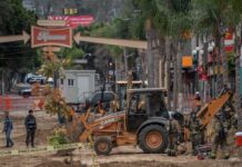 Evacuan la avenida Revolución por una fuga de gas.