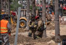 Controlan fuga de gas generada por obras de rehabilitación en la avenida Revolución de Tijuana.
