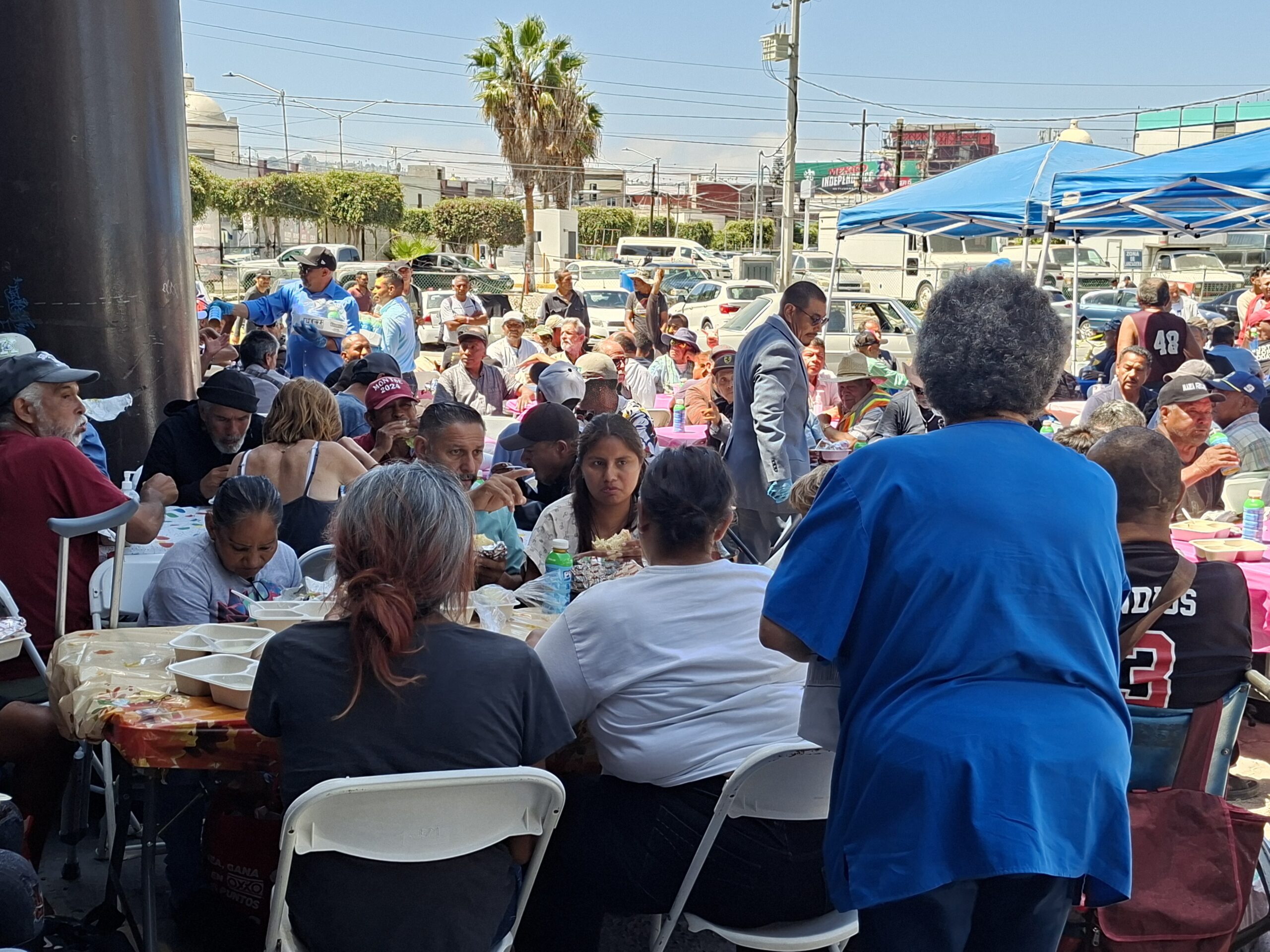 Cada tercer lunes, llevan esperanza a la Zona Norte de Tijuana