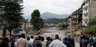 Inundación en Nepal suma 95 fallecidos y cientos de desaparecidos.