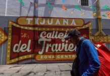 Murales y códigos QR devuelven la vida al Callejón del Travieso en la Zona Centro.