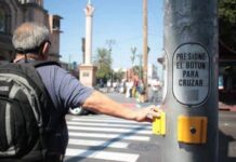 Solo hay un semáforo sonoro en Tijuana y no está sincronizado, denuncia asociación.