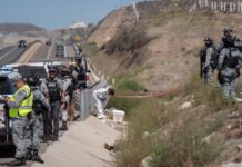 Localizan dos cabezas humanas dentro de hieleras en la carretera Tijuana-Rosarito.